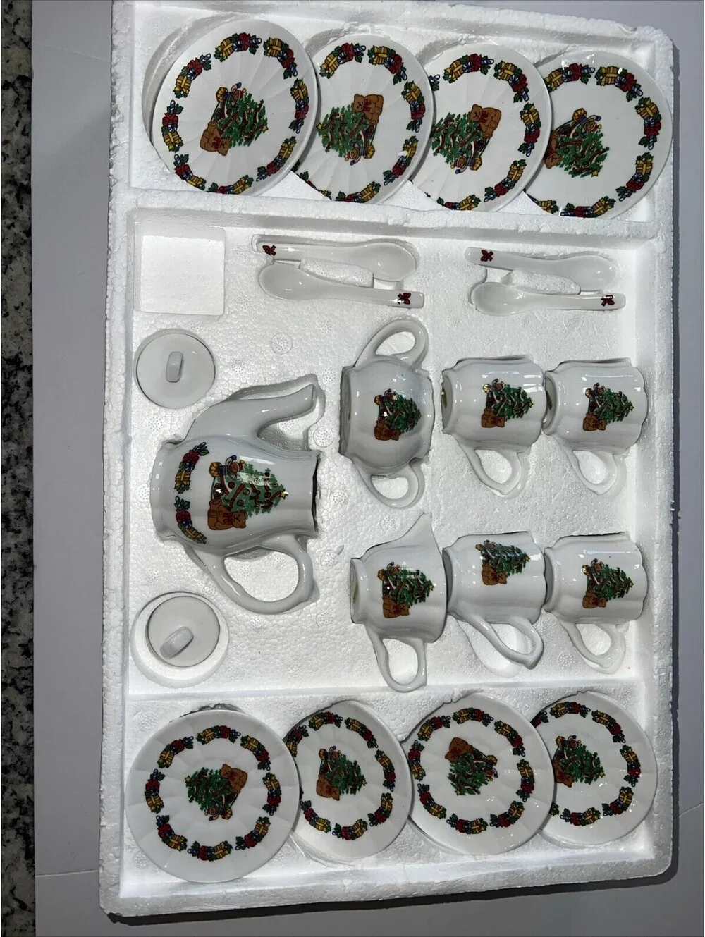 Dillard's Trimmings 25 pc CHRISTMAS TREE Porcelain MINI MINIATURE TEA SET EUC